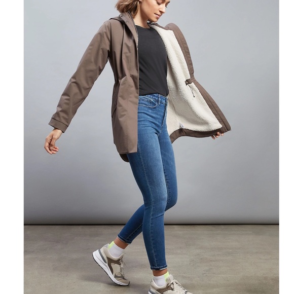 ATHLETA- Sculptek Ultra Skinny Jean in True Blue High Rise